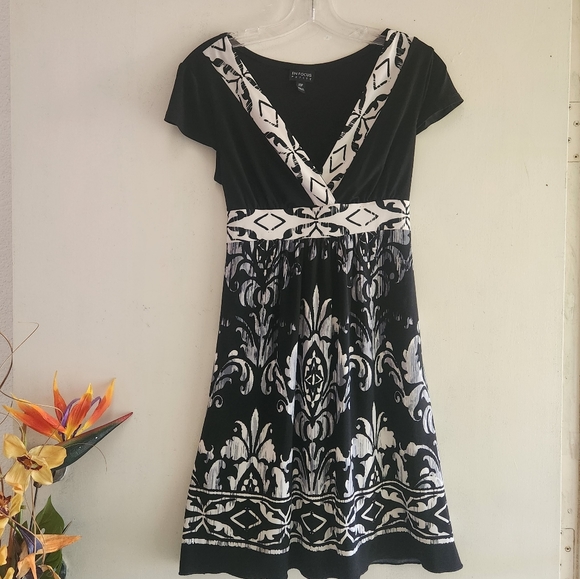 Enfocus V-Neck EUC Size 10 Black Mini Dress - Picture 4 of 13